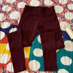 Lululemon Wonder Under Leggings, Maroon color